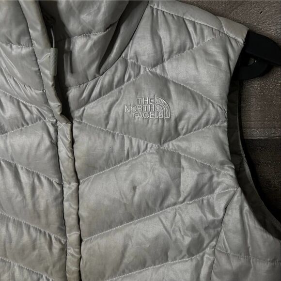 The North Face Aconcagua Down Vest Womens Medium - Picture 2 of 4